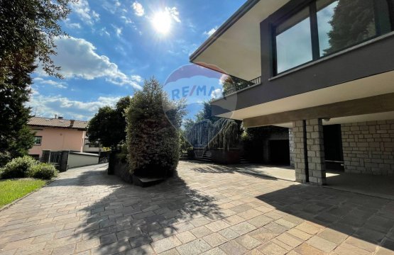 Vendita Villa Zona tranquilla Uggiate con Ronago  Lombardia 
